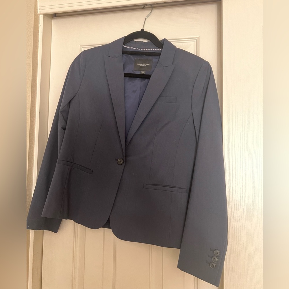 Banana Republic women’s navy blue blazer Italian wool size 6 petite